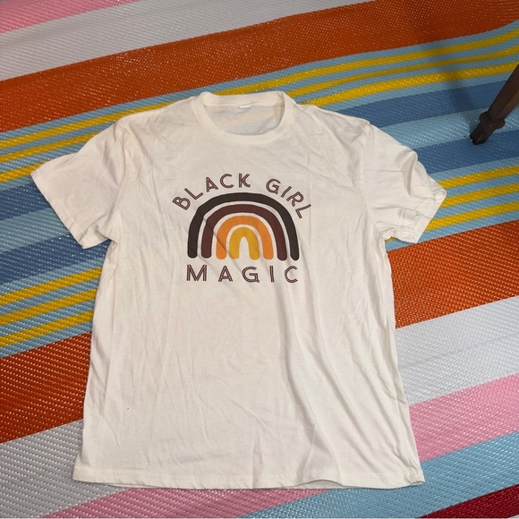 Black Girl Magic White Burgundy Orange T-Shirt Women Size Large - Picture 1 of 3